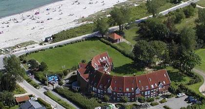 Suoraan Itämeren rannalla, panoraamanäkymät merelle, terassi, uima-allas, sauna, wifi