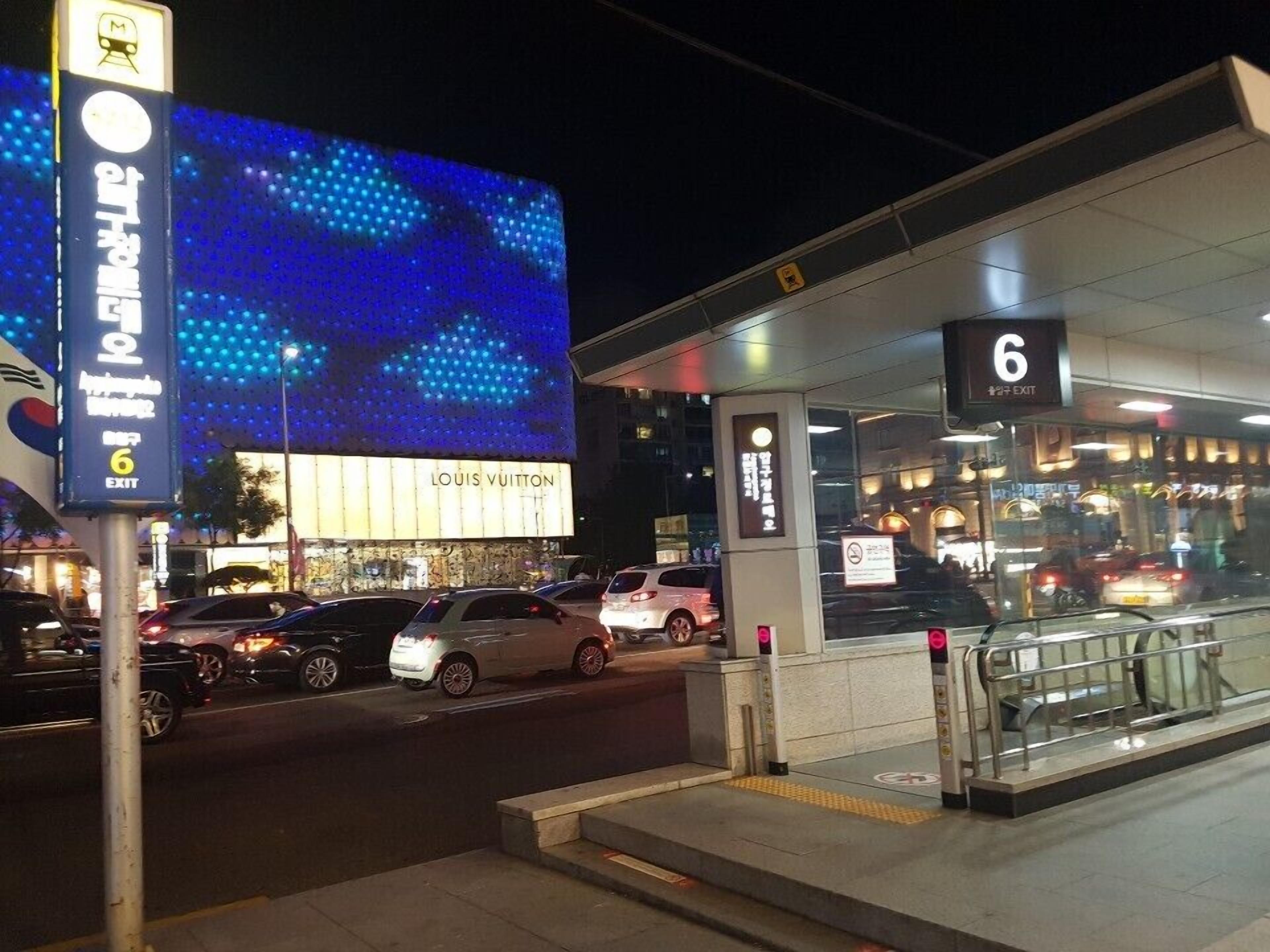 Foto - Open House Apgujeong-Rodeo ,CONY