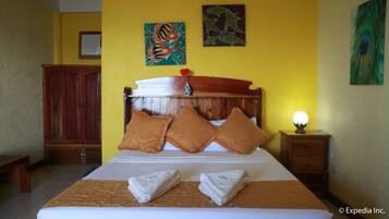 Junior Suite | Premium bedding, desk, iron/ironing board, rollaway beds