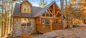 Gorgeous and Spacious Stonebridge Lodge! Close to Branson and Pet Friendly!