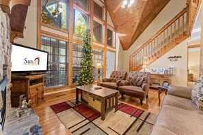Una Smart TV, una chimenea