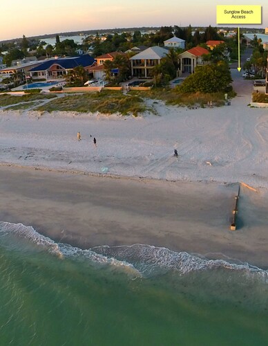  BEACHFRONT CONDO, SIMPLY AMAZING; FREE WIFI CHAIRS BBQ Pkg     