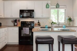 Fridge, microwave, oven, stovetop - Top Rated Oasis in Prime South Congress Location and Close to Downtown (Austin)