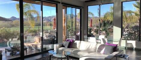 Älytelevisio, takka, DVD-soitin, suoratoistopalvelut