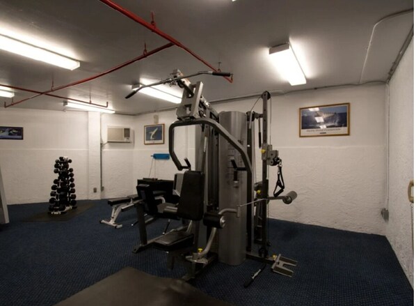 Fitness facility - West Maui Studio at BeachFront Resort w Pool-Royal Kahana 104 (Lahaina)
