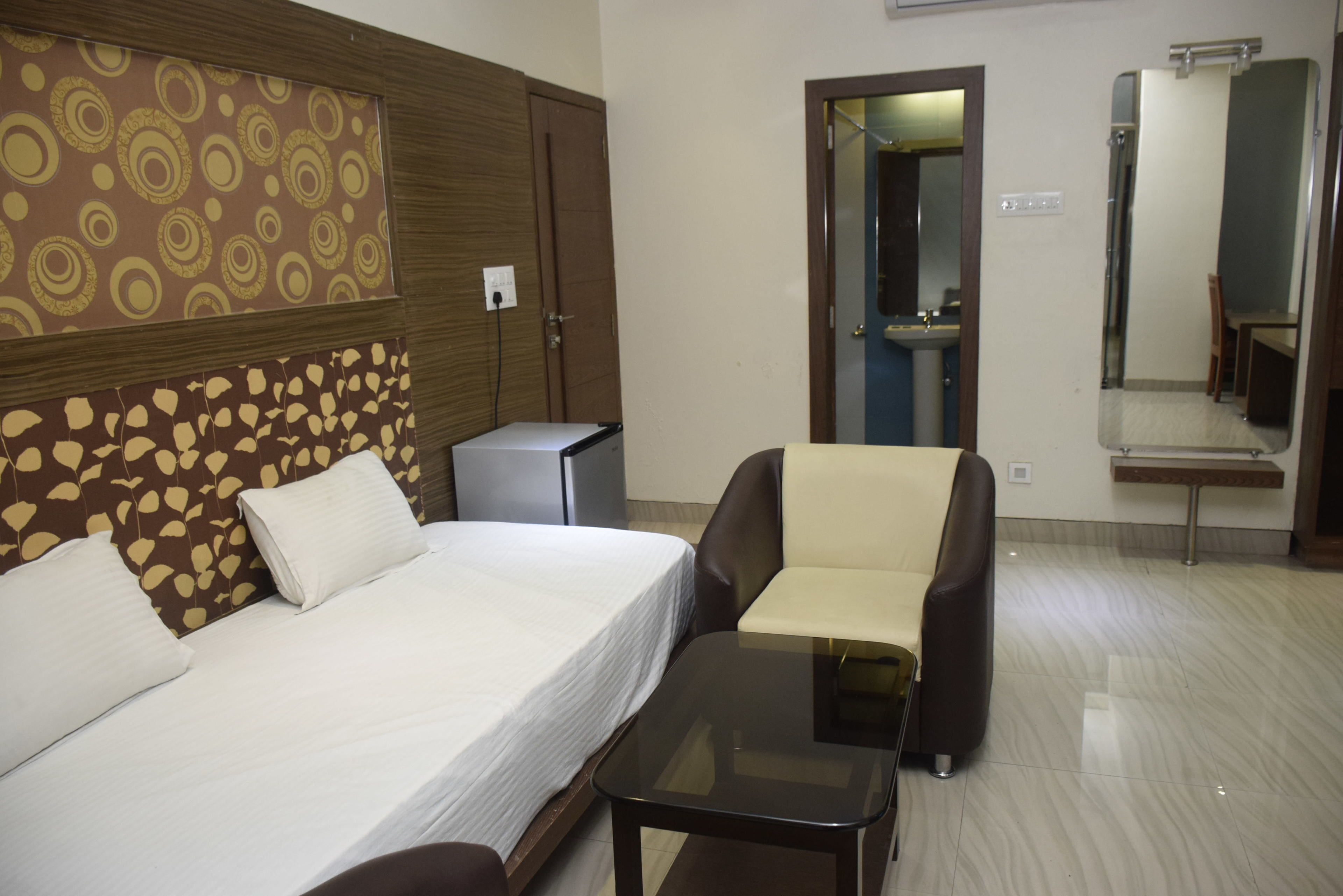 1 habitación, ropa de cama de alta calidad y escritorio 