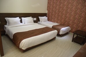 Standard Triple Room | 1 bedroom, premium bedding, desk, rollaway beds