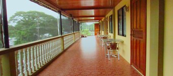 S & C Hotel Suites And Apartments