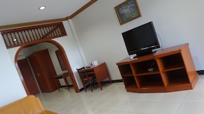 Flat-screen TV - S & C Hotel Suites And Apartments (Malakal Island)