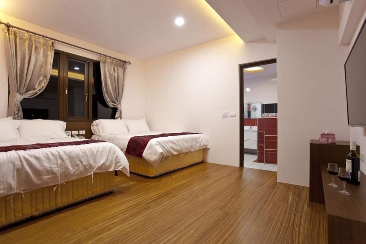 Habitación cuádruple estándar, vistas a la montaña | Cortinas opacas, sistema de insonorización, wifi gratis y ropa de cama