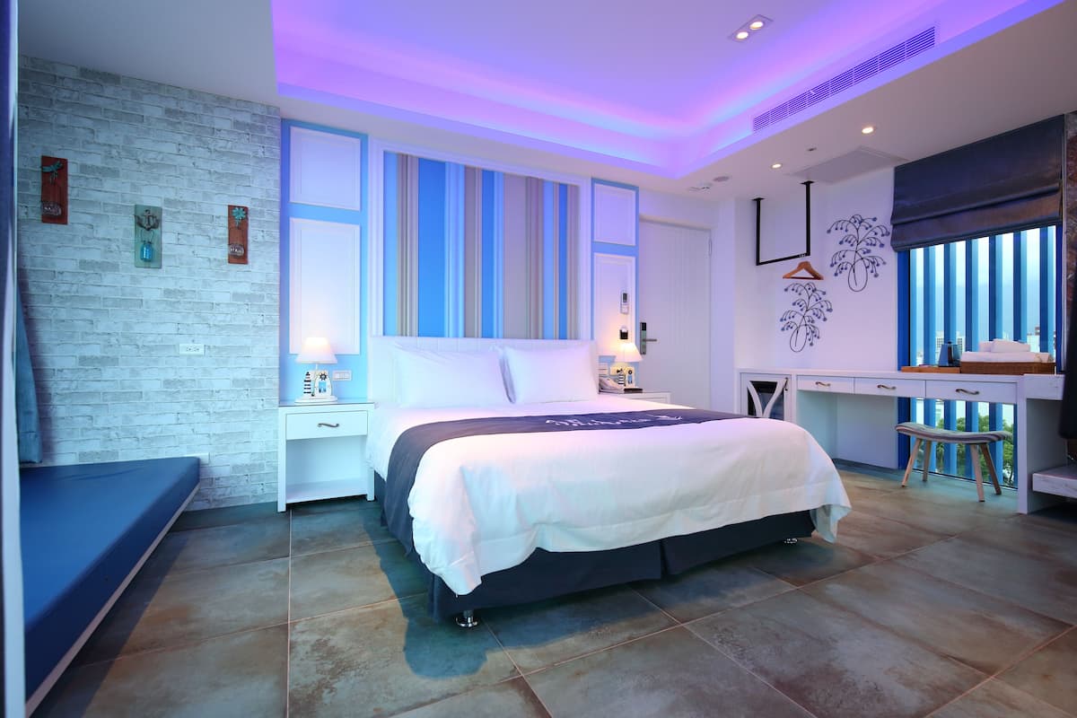 Kamar Double Premium, pemandangan laut | Meja kerja, tirai kedap cahaya, kedap suara, dan Wi-Fi gratis