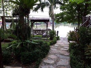 Khuôn viên nơi lưu trú