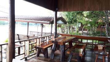 Daily local cuisine breakfast for a fee