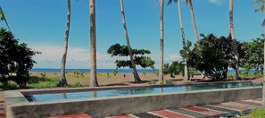 Außenpool, Liegestühle