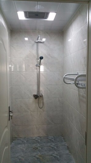 Bathroom sink - Suzhou Chope Hostel (Suzhou)