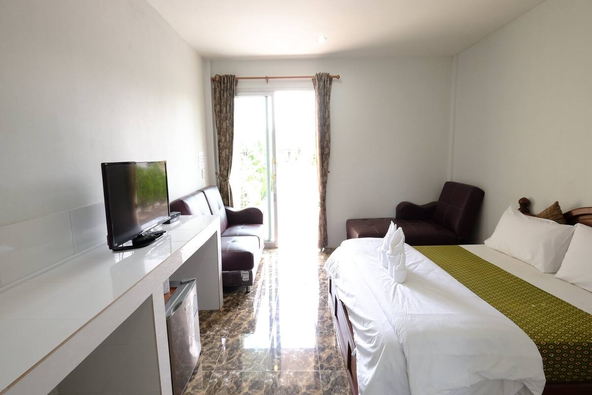 Standard Room | Blackout drapes, WiFi (free)