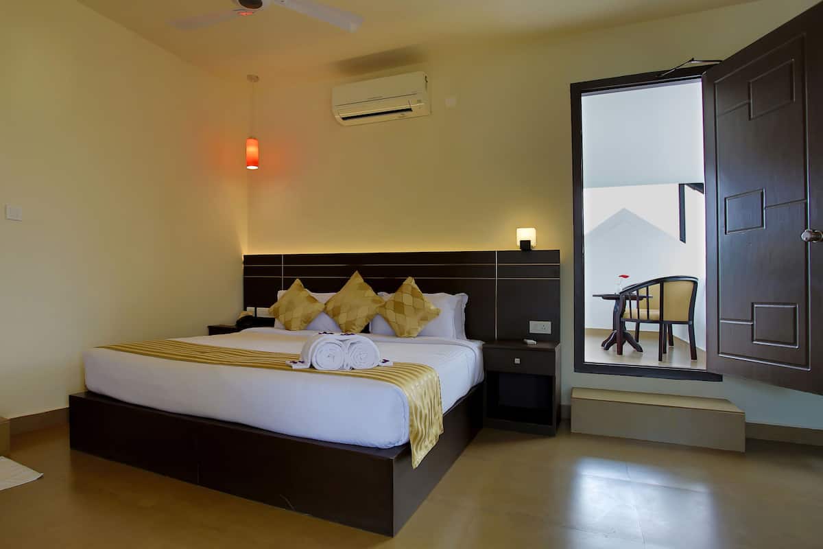1 bedroom, premium bedding, minibar, in-room safe