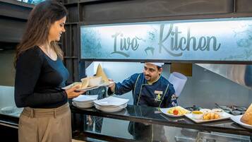 Se ofrece un desayuno bufé (500 INR por persona)