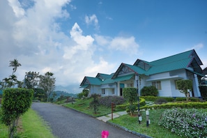 Garden - The Leaf Munnar Resort (Devikolam)