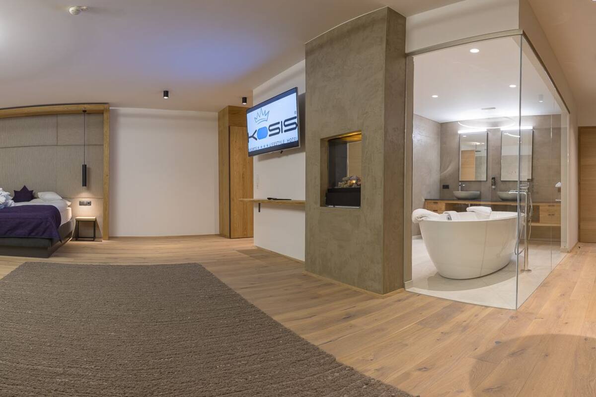 deluxe penthouse, sauna | hypo-allergenic bedding, in-room safe, free wifi, bed sheets