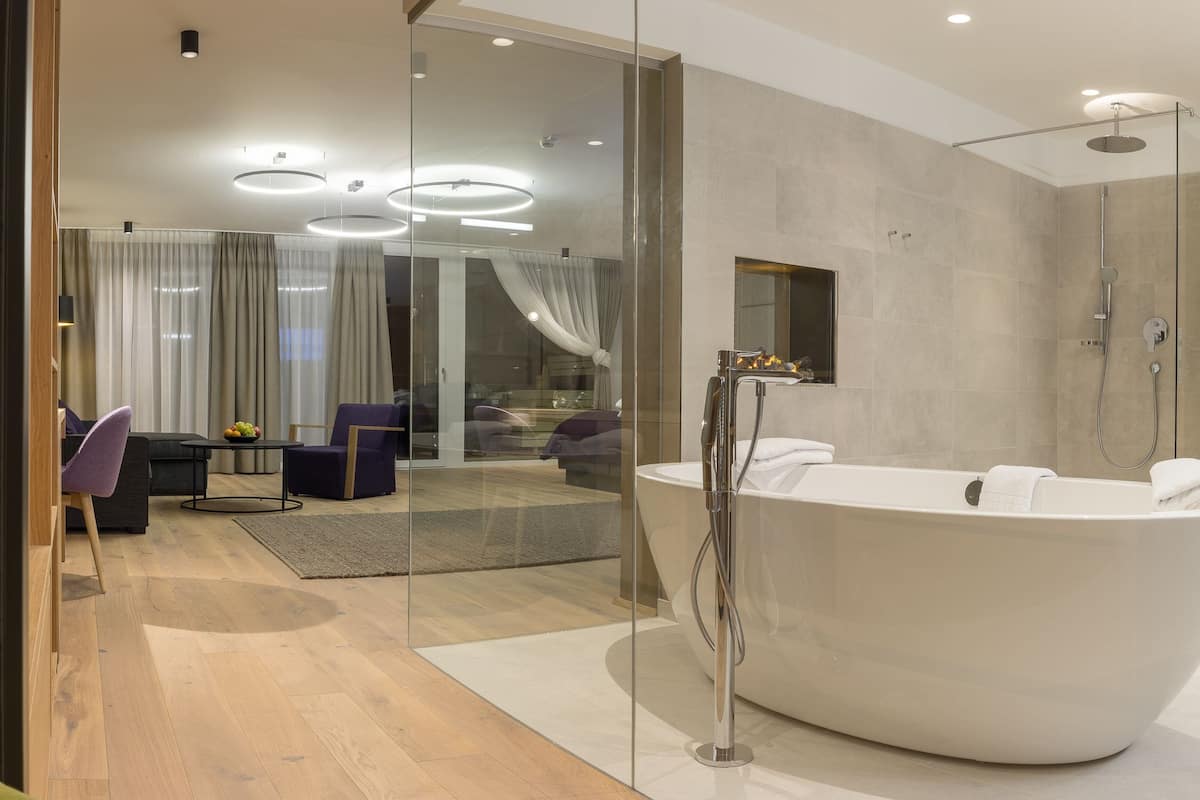 deluxe penthouse, sauna | bathroom | shower, hair dryer, bathrobes, slippers