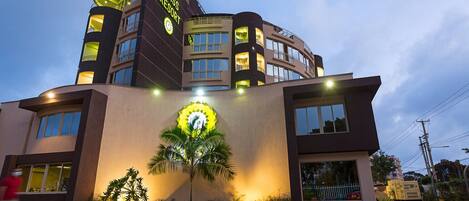 Standaard tweepersoonskamer | Een kluis op de kamer, een bureau, gratis wifi, beddengoed