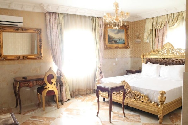 Minibar, desk, soundproofing, iron/ironing board - Grand Emperor Hotel (Lekki)