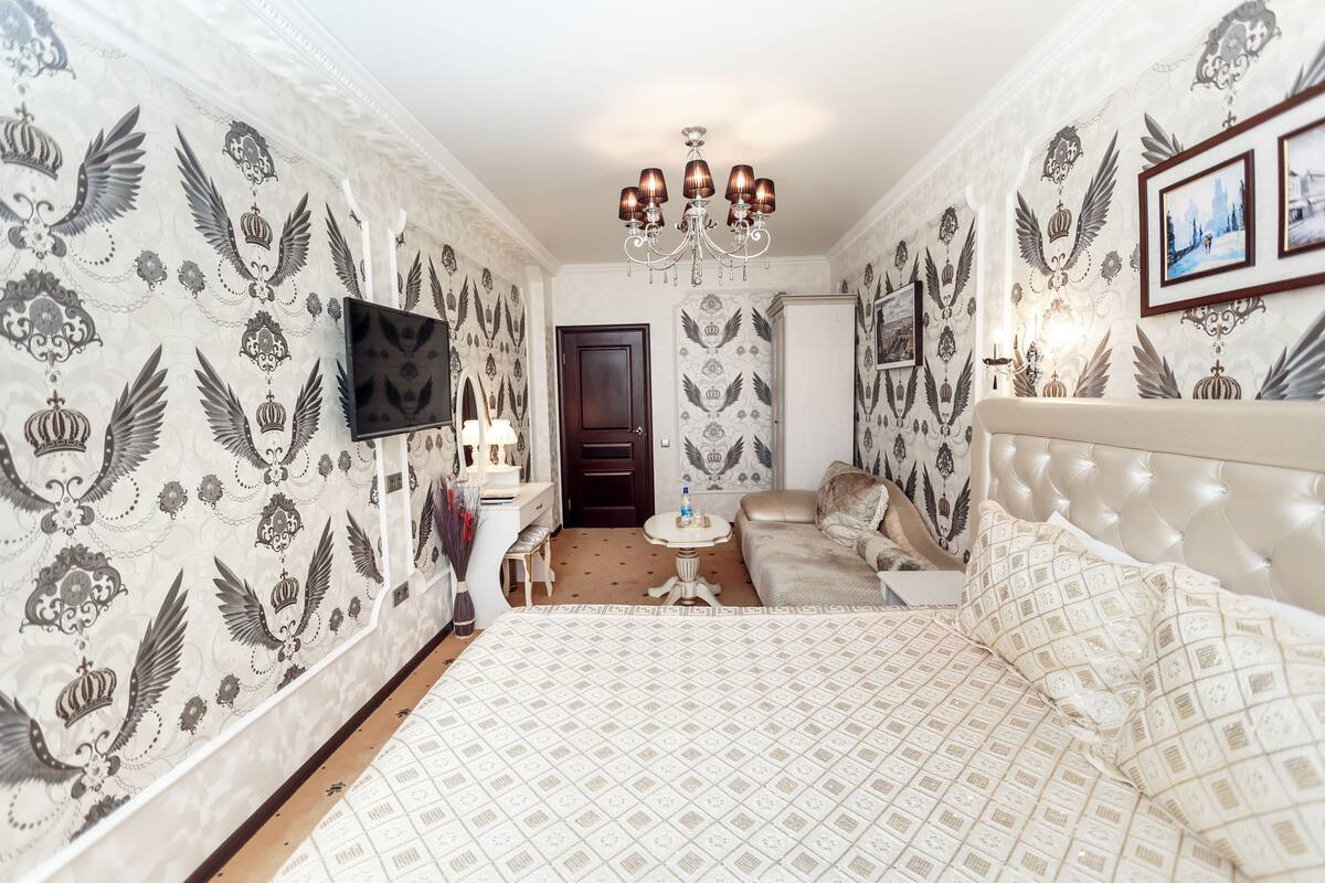 Doppia Deluxe | Biancheria da letto di alta qualità, una cassaforte in camera