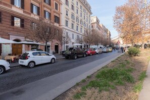 Exterior - Hanky Suite (Rome)