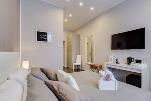 Classic Double Room - Hanky Suite (Rome)