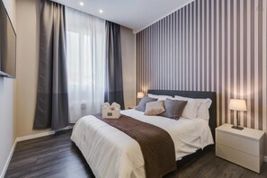 Deluxe Double Room, 1 Bedroom, City View | Premium bedding, minibar, in-room safe, desk - Hanky Suite (Rome)