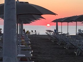 Una spiaggia nelle vicinanze