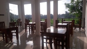 Restaurant - Risenlak Holiday Resort (Polonnaruwa)