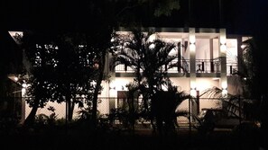 Front of property - Risenlak Holiday Resort (Polonnaruwa)
