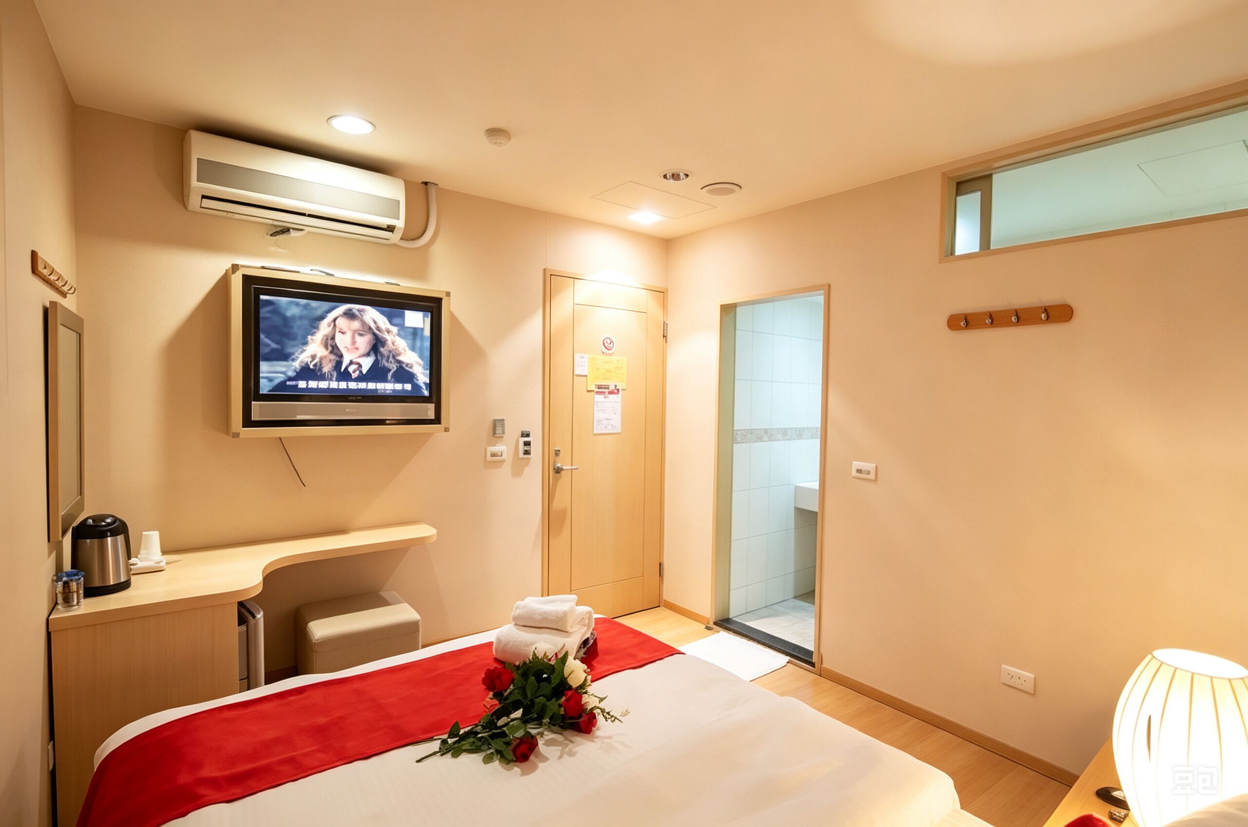 Double Room | Desk, soundproofing, WiFi (free), bed sheets