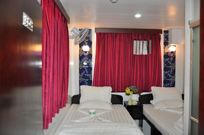 Family Room | Peti besi dalam bilik, Wi-fi percuma, cadar katil 