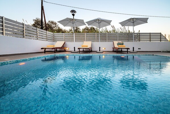 Outdoor pool, sun loungers