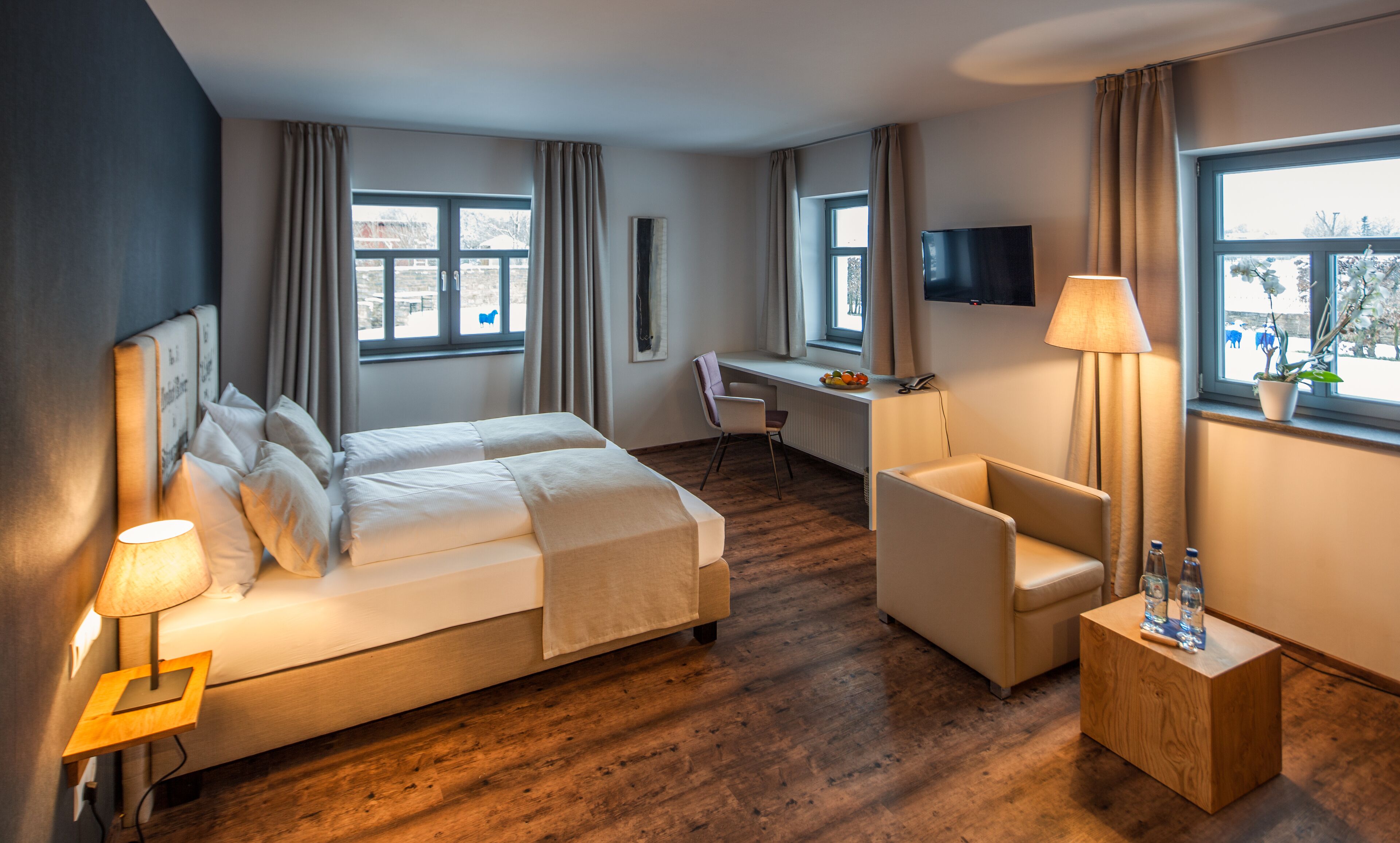 in-room safe, soundproofing, free wifi, bed sheets