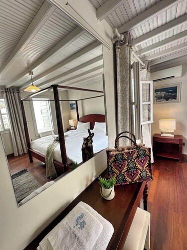 Le Coq Apartments