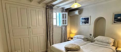 Apartment, 2 Bedrooms | 1 bedroom, in-room safe, desk, soundproofing