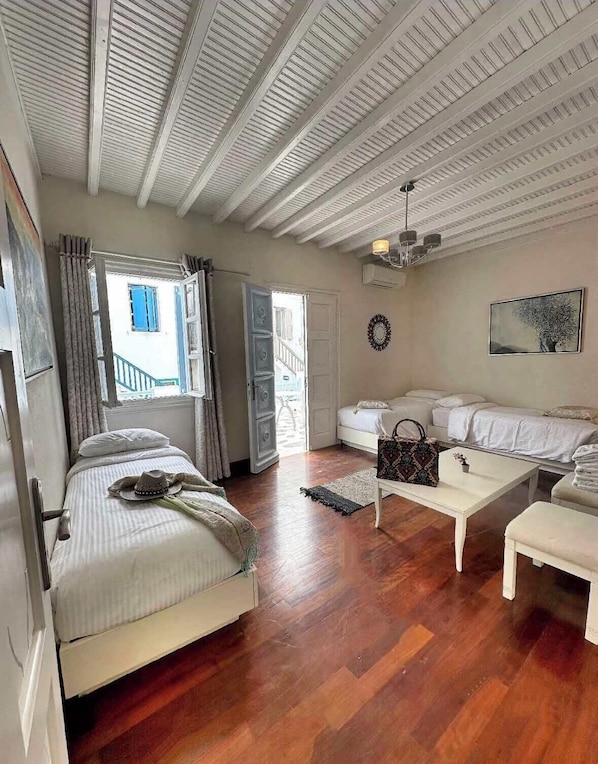 Apartment, 1 Bedroom | Living area
