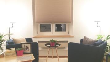 Apartment, City View | Ruang tamu | TV skrin rata