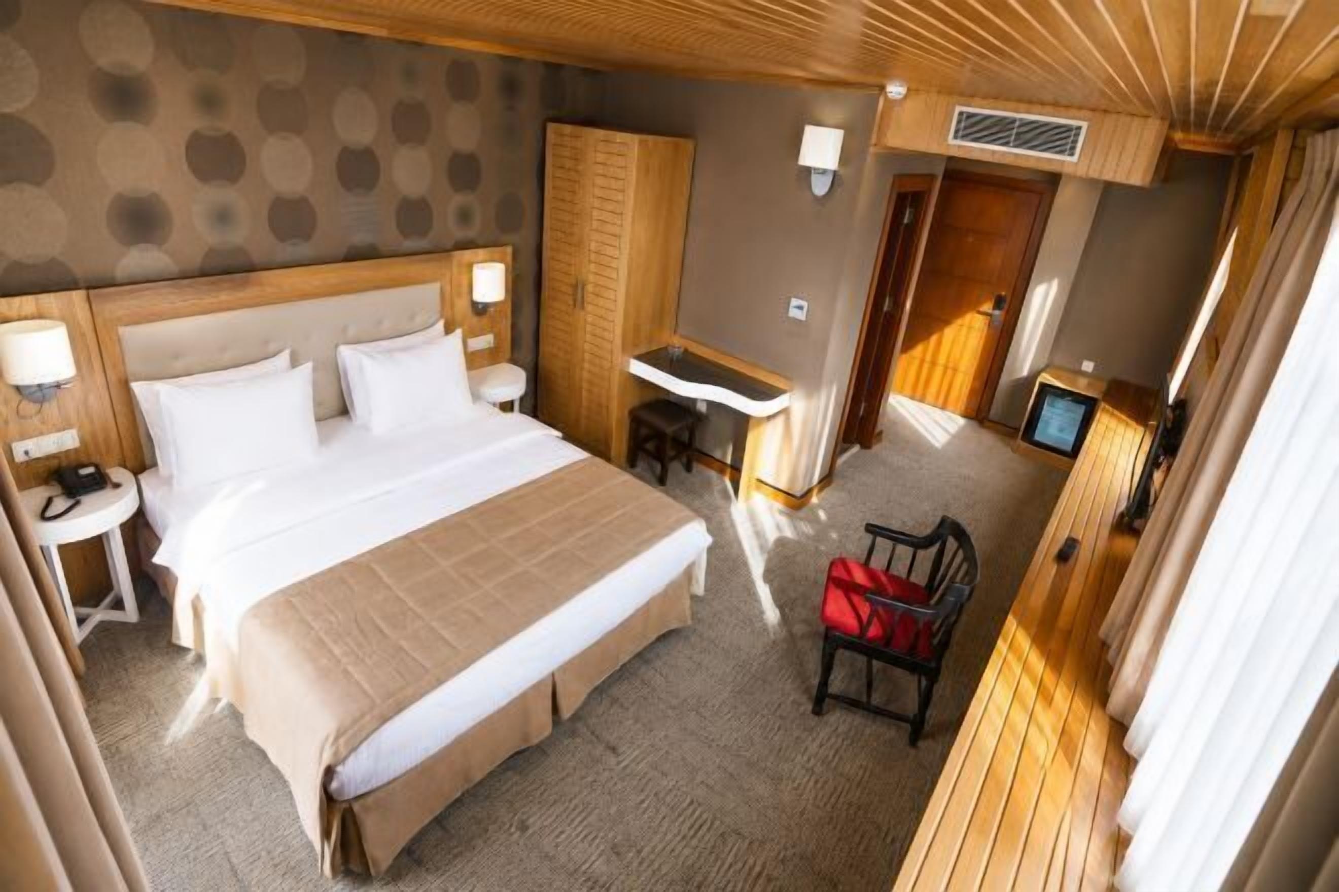 1 bedroom, minibar, in-room safe, desk