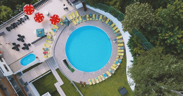 Outdoor pool - Hotel Sputnik Batumi (Batumi)
