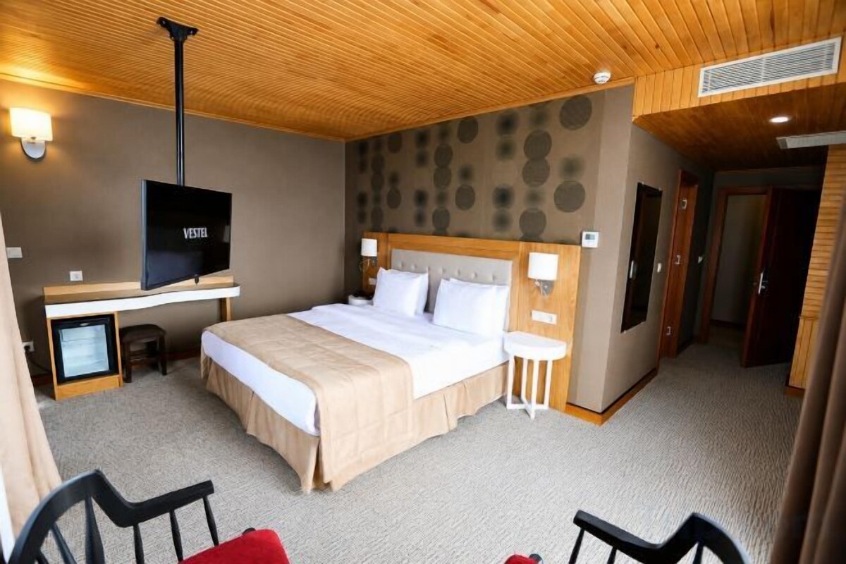 1 bedroom, minibar, in-room safe, desk