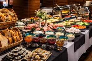 Free daily buffet breakfast - Hotel Sputnik Batumi (Batumi)