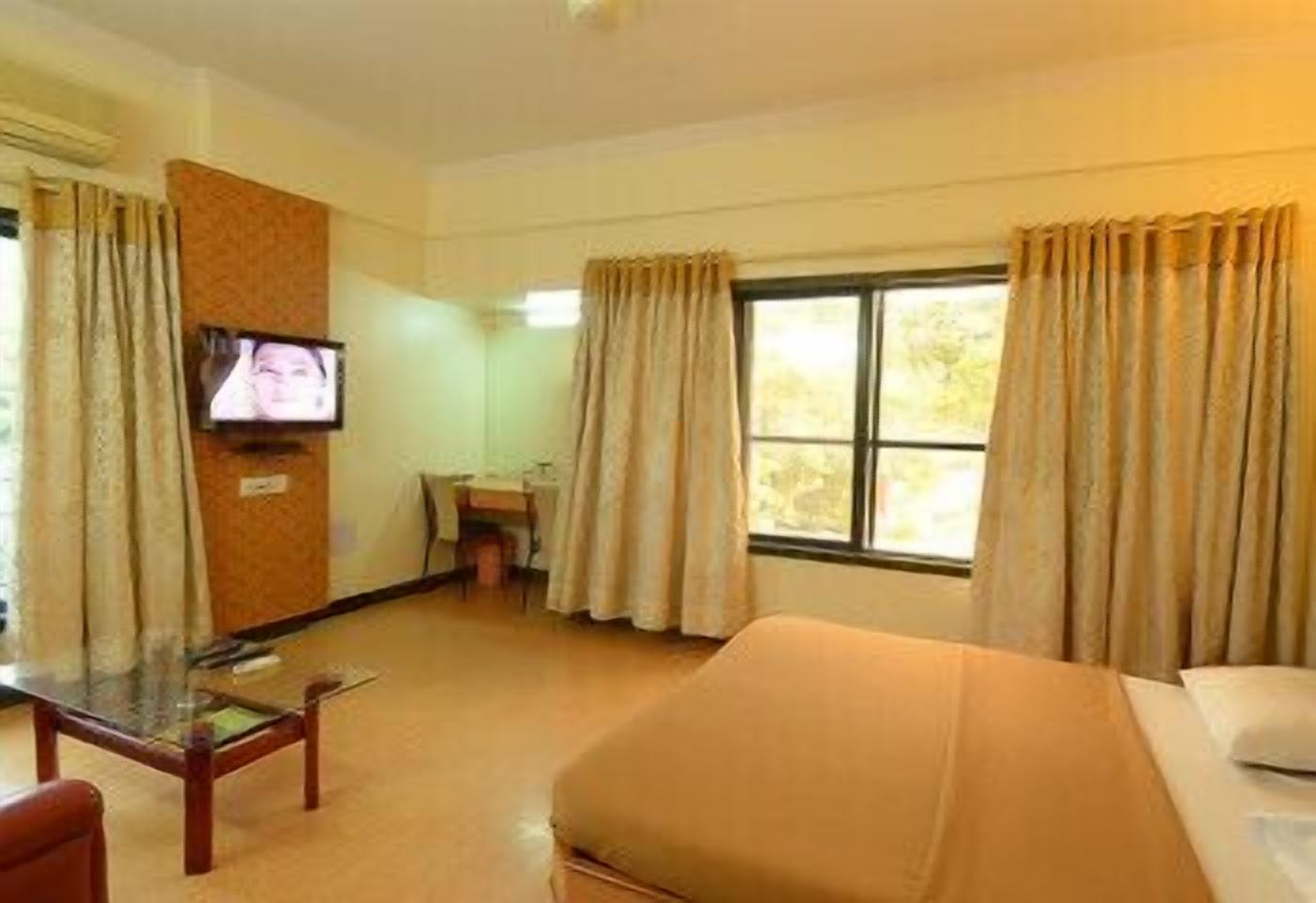 Televisión de pantalla plana, películas con cargo