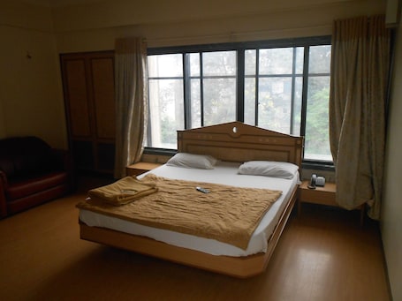 Room | 1 bedroom, premium bedding, individually decorated