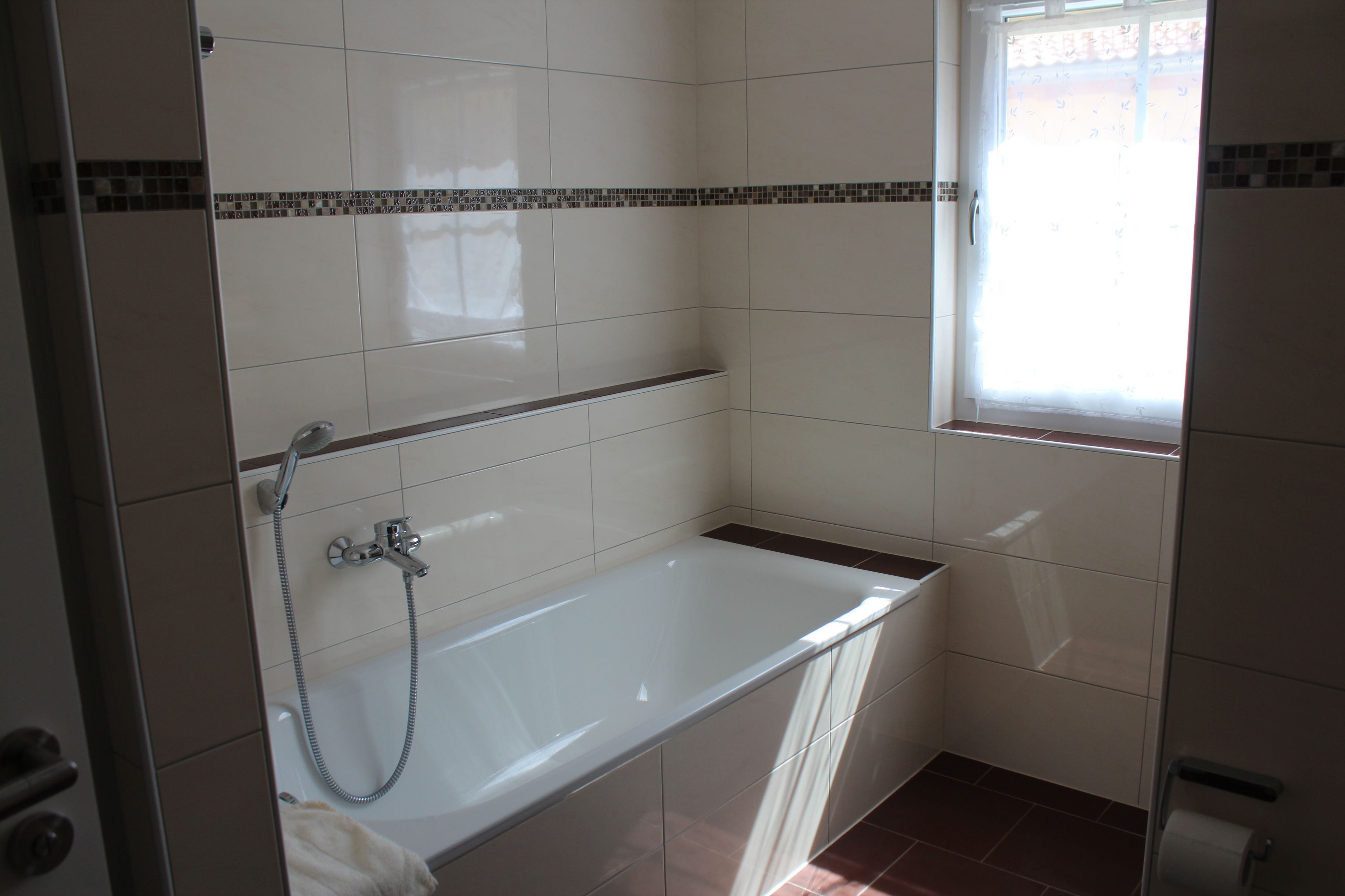 deep-soaking bathtub