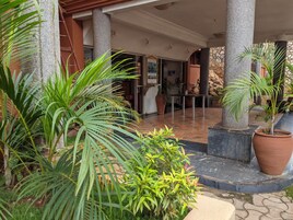 Entrada al alojamiento